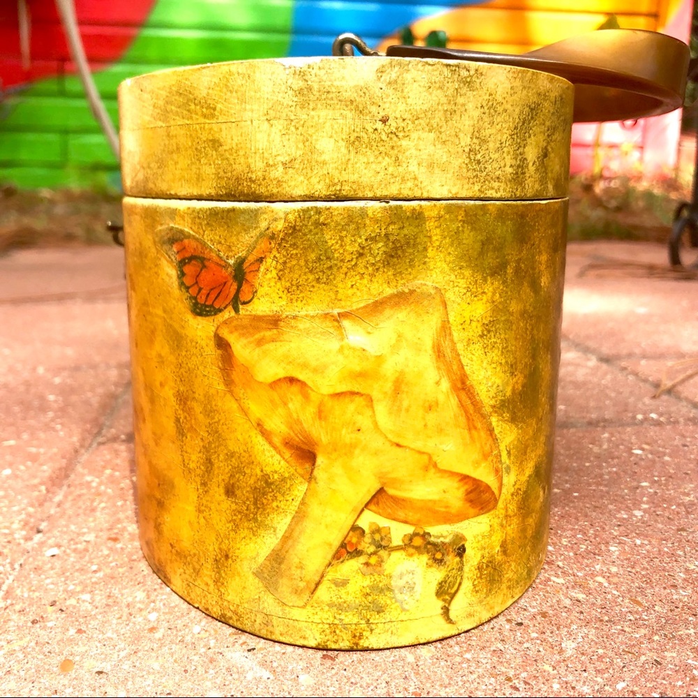 SOLD 1960’s Vintage Wooden Bag Mushroom & Mice - Picture 7 of 8